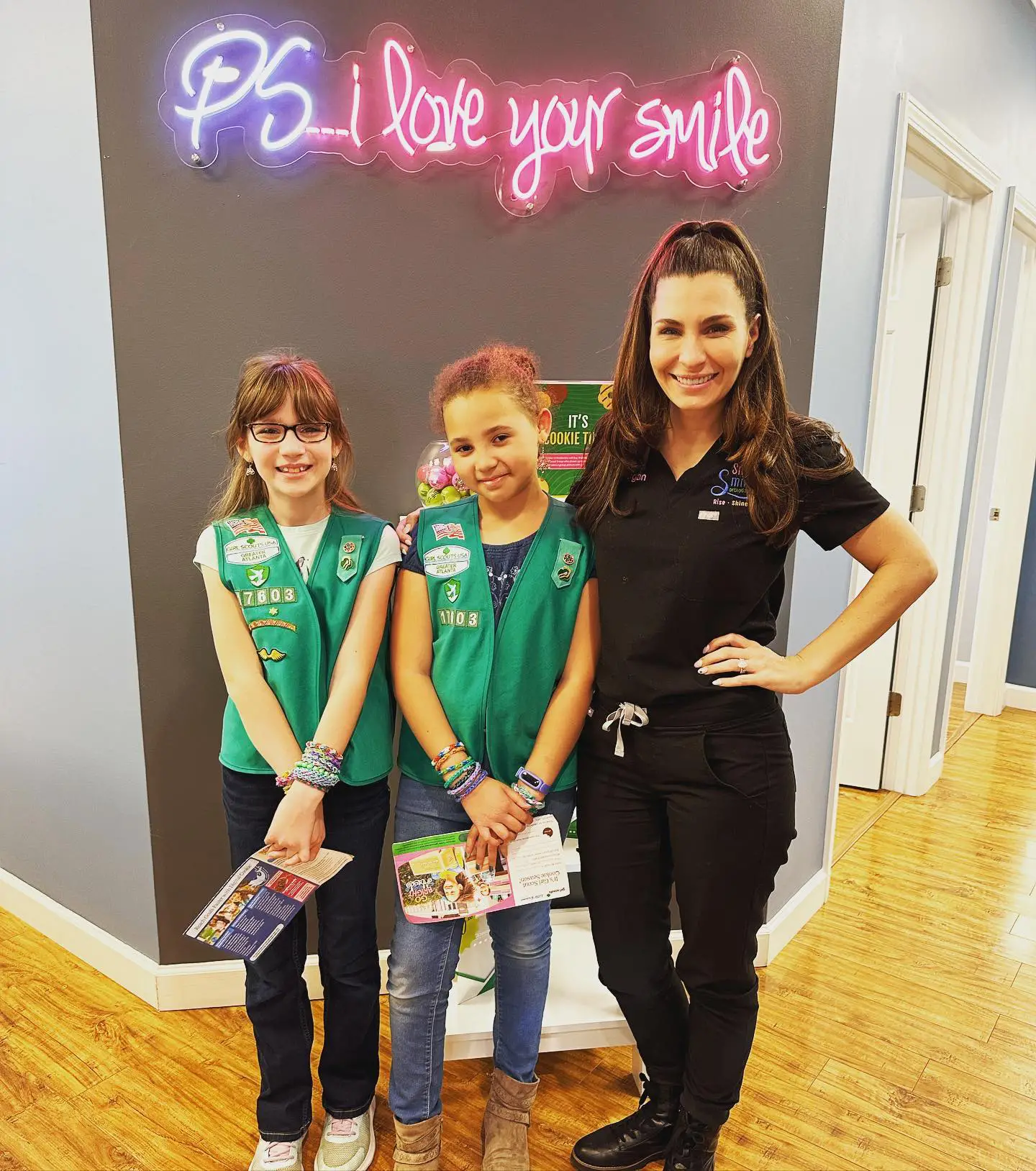 Staff_With_Kids_for_Scholarship